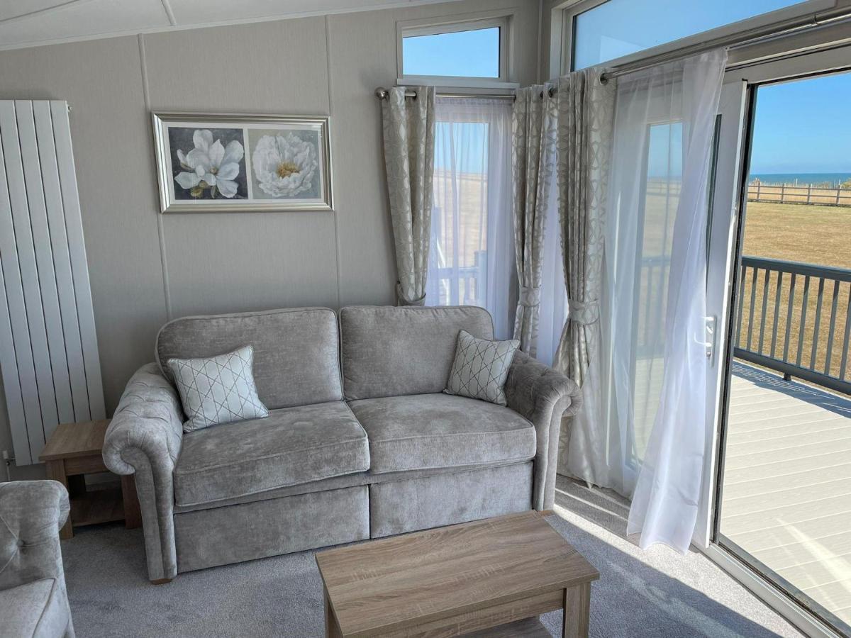 Stunning Caravan With Full Sea Views At Broadland Sands In Suffolk Ref 20236Bs Hopton on Sea Exteriér fotografie