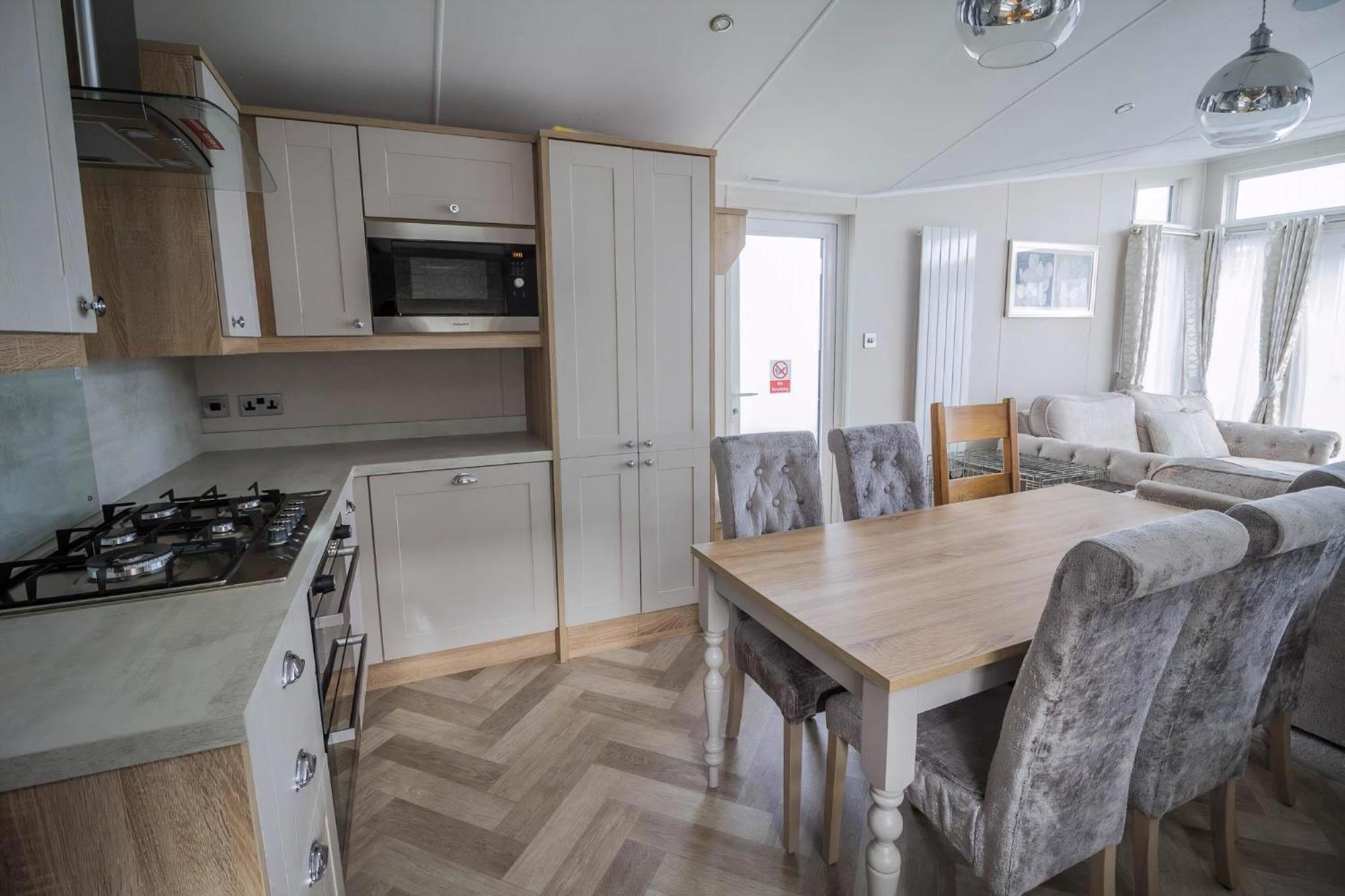 Stunning Caravan With Full Sea Views At Broadland Sands In Suffolk Ref 20236Bs Hopton on Sea Exteriér fotografie