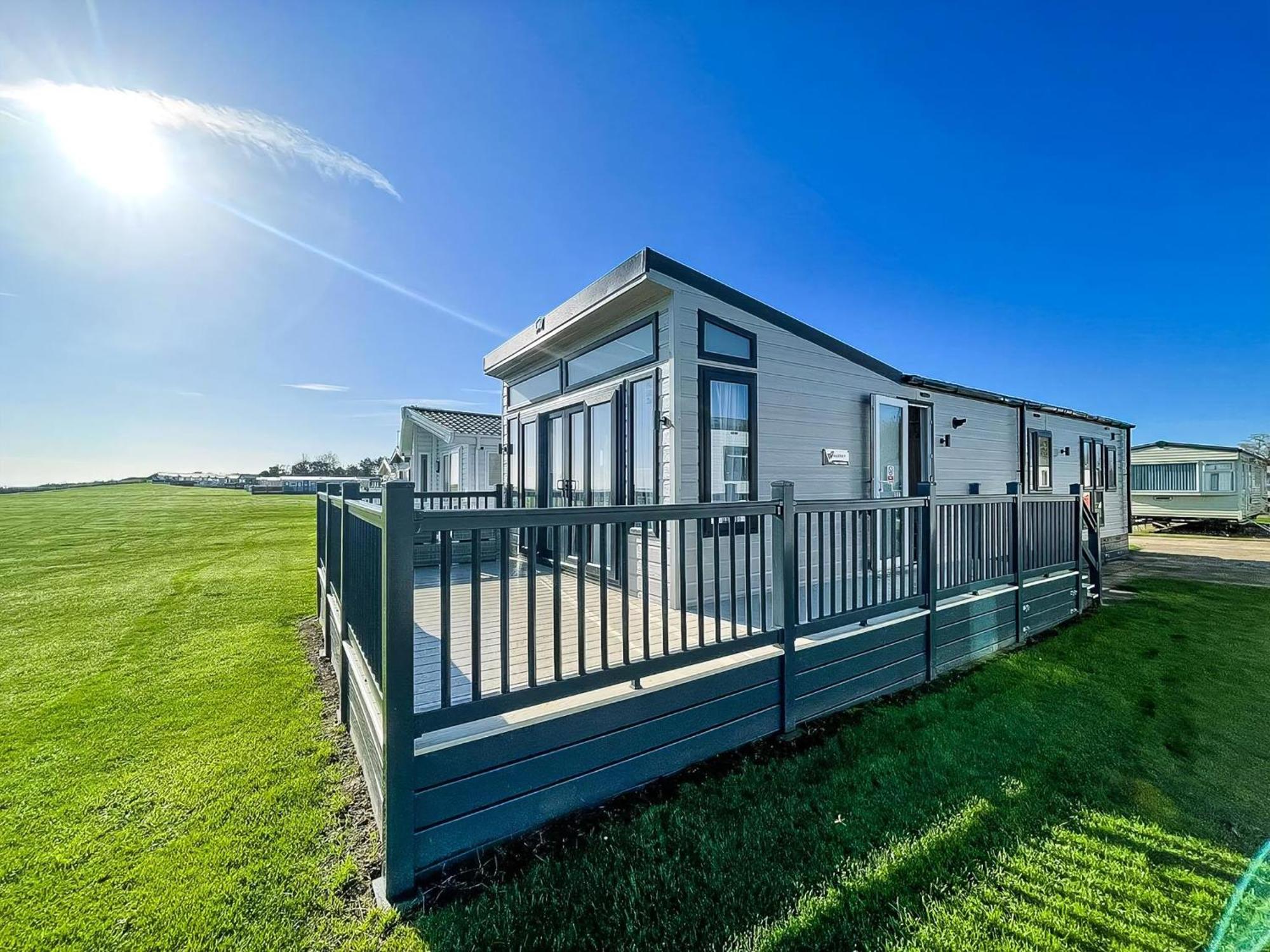 Stunning Caravan With Full Sea Views At Broadland Sands In Suffolk Ref 20236Bs Hopton on Sea Exteriér fotografie